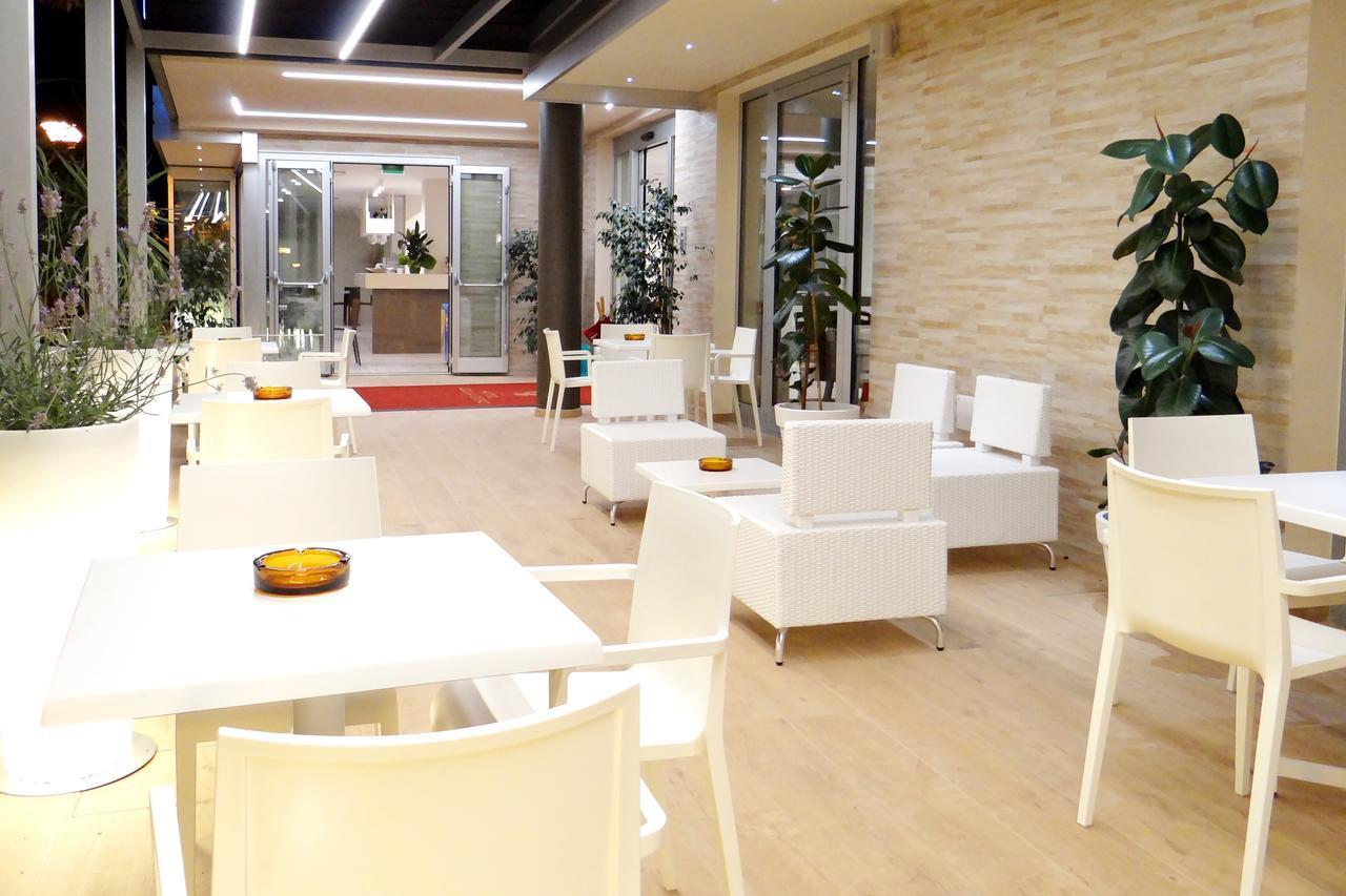 Hotel Aquila D'Oro Misano Adriatico Εξωτερικό φωτογραφία