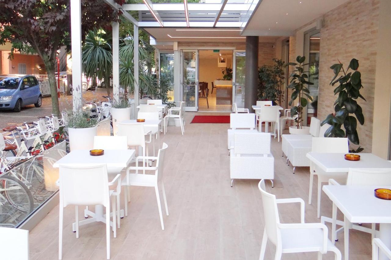 Hotel Aquila D'Oro Misano Adriatico Εξωτερικό φωτογραφία